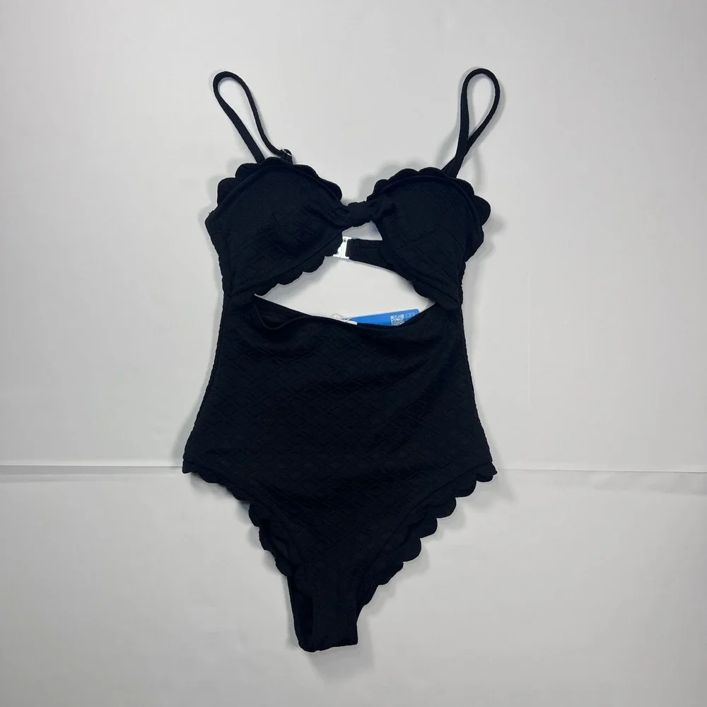 Cupshe One Piece Swimsuit Size Small Black Scalloped Cutout‎ Textured Monokini